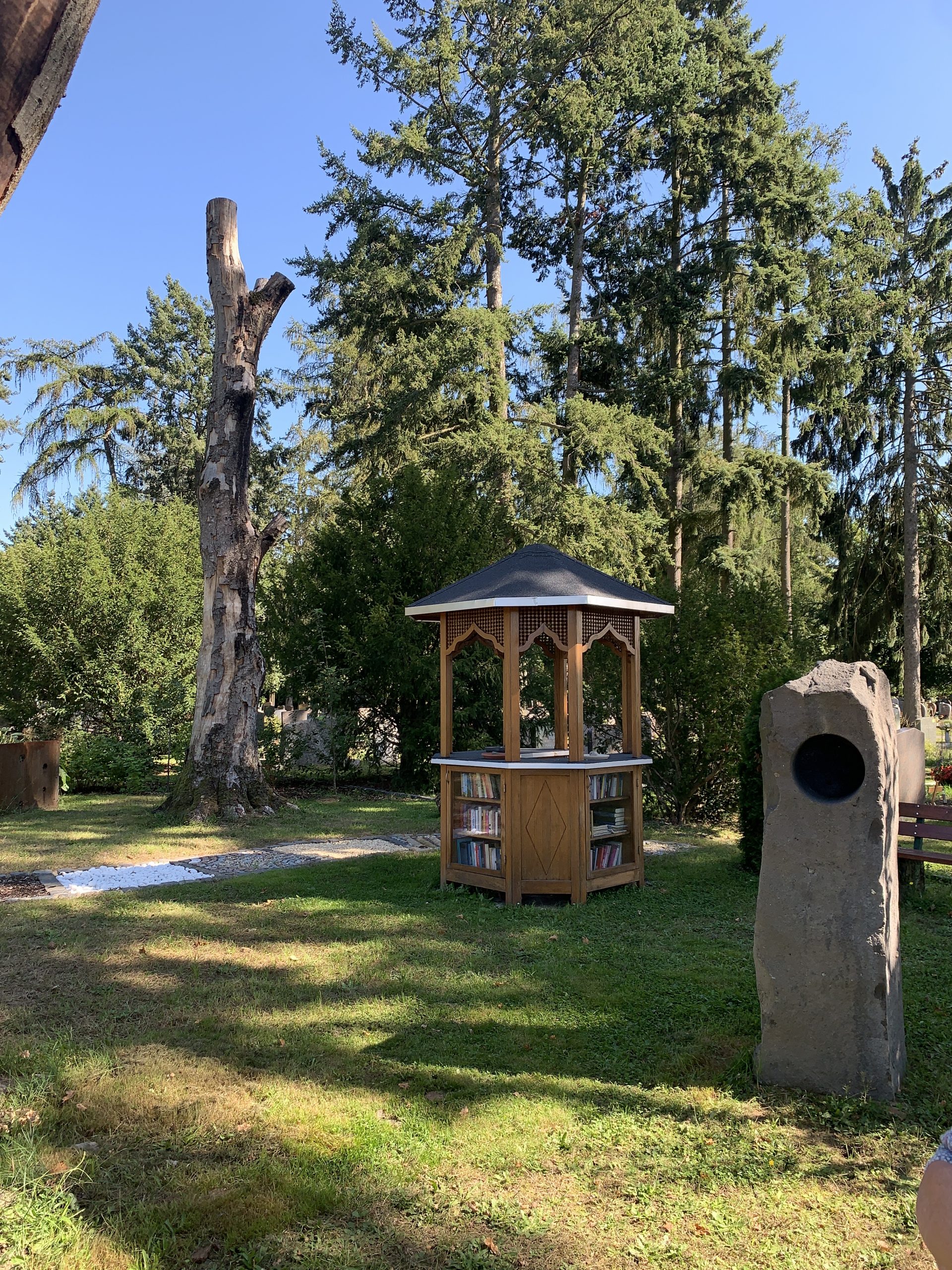 Einladung zur Auftaktveranstaltung: „Lebensinsel – Sinnesgarten“ auf dem Neuen Friedhof Offenbach